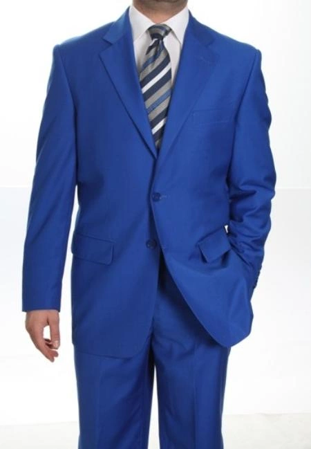 Klassiek marineblauw herenpak met platte broek: tijdloos elegantie en comfort.